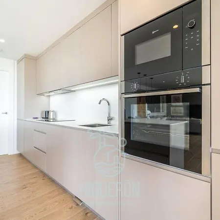 Higueronrentals Golden Sunrise Apartment Malaga