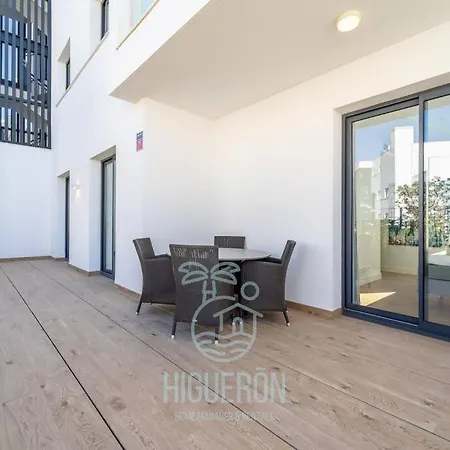 Higueronrentals Golden Sunrise Apartment Malaga