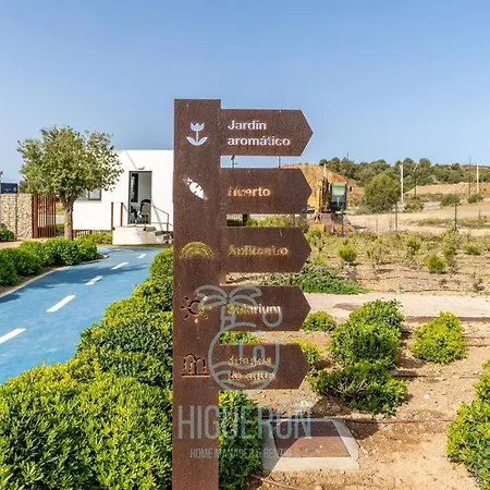 Higueronrentals Golden Sunrise *