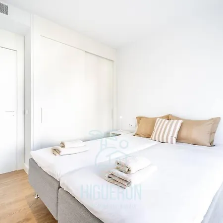 Higueronrentals Golden Sunrise Apartment Malaga