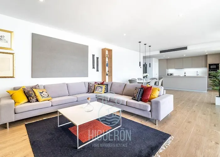 Higueronrentals Golden Sunrise Apartment