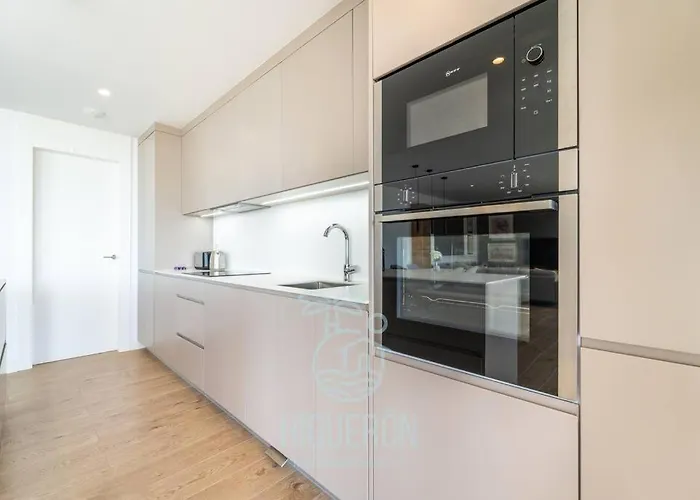 Higueronrentals Golden Sunrise Apartment Málaga
