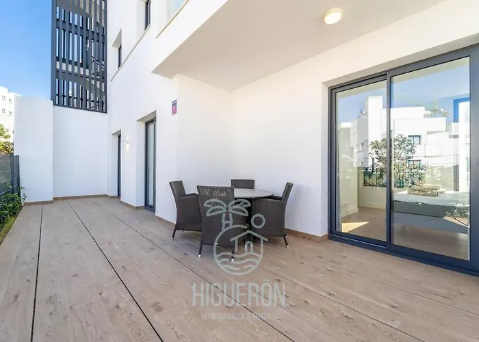 Higueronrentals Golden Sunrise Apartment Málaga